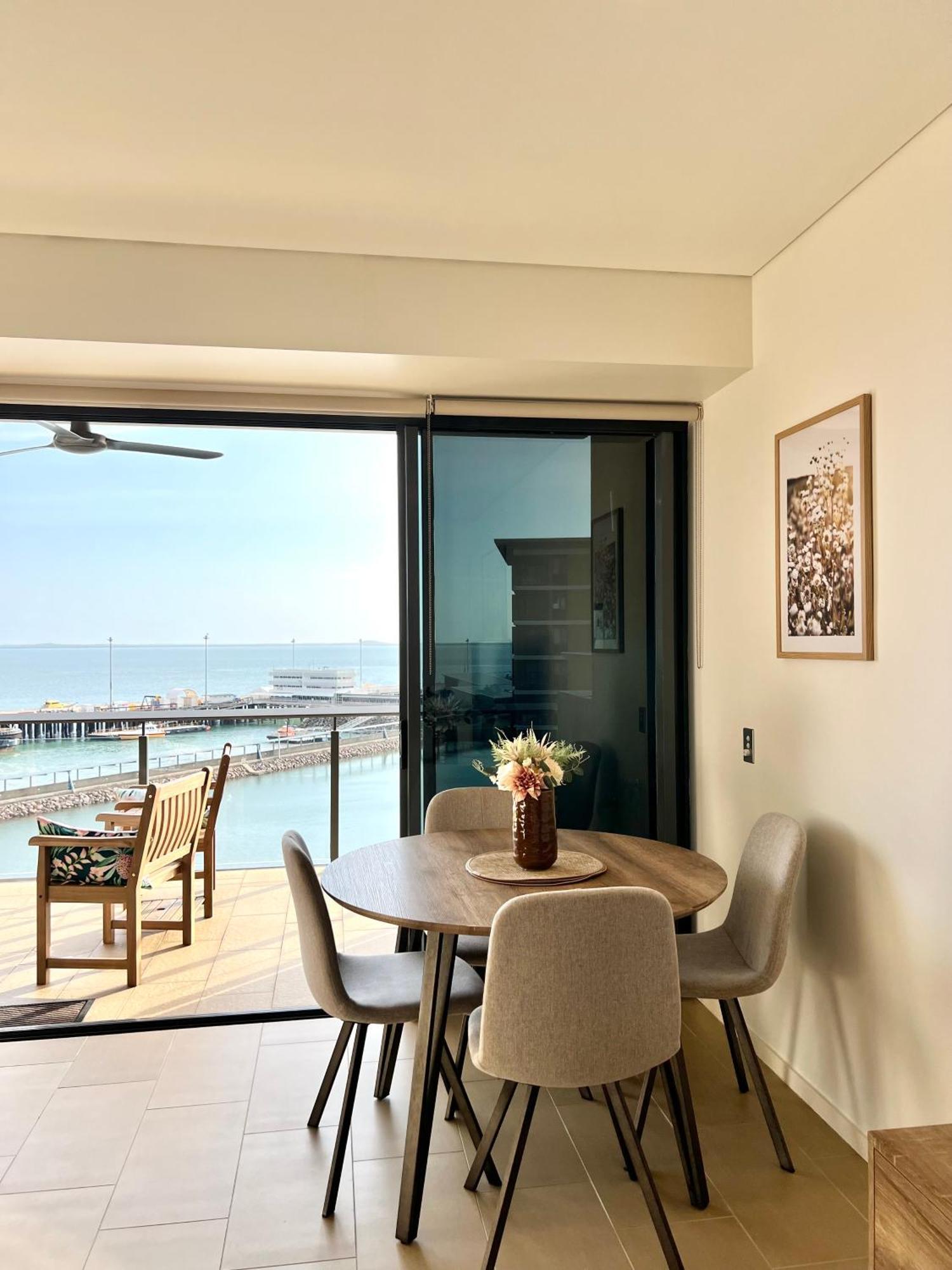Sea Pearl At Waterfront Apartment